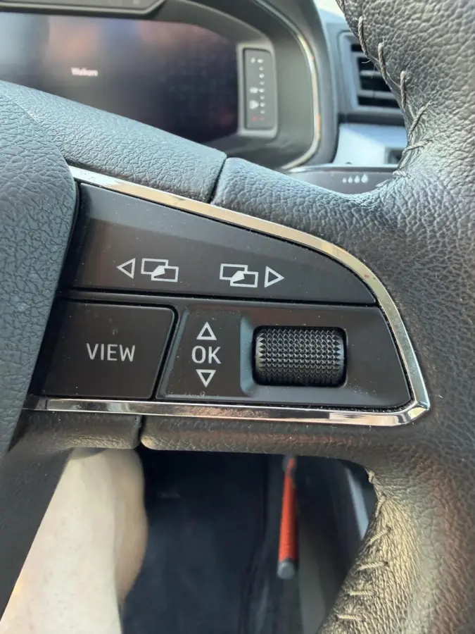 1.0 TSI FR boekjes virtueel dashboard leer alcantara