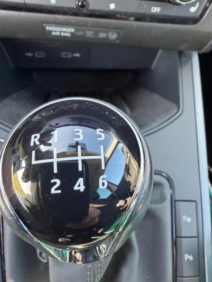 1.0 TSI FR boekjes virtueel dashboard leer alcantara