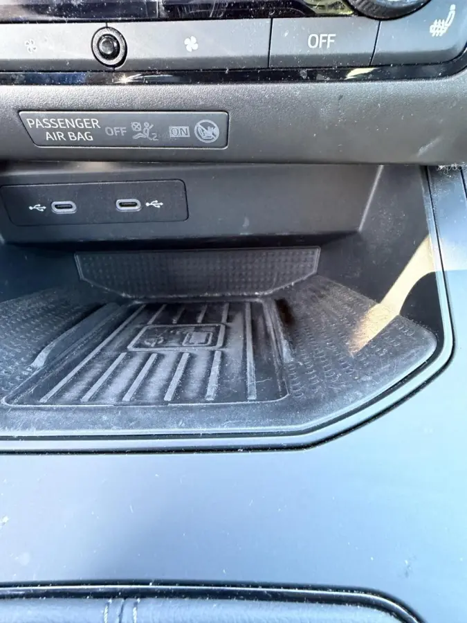 1.0 TSI FR boekjes virtueel dashboard leer alcantara