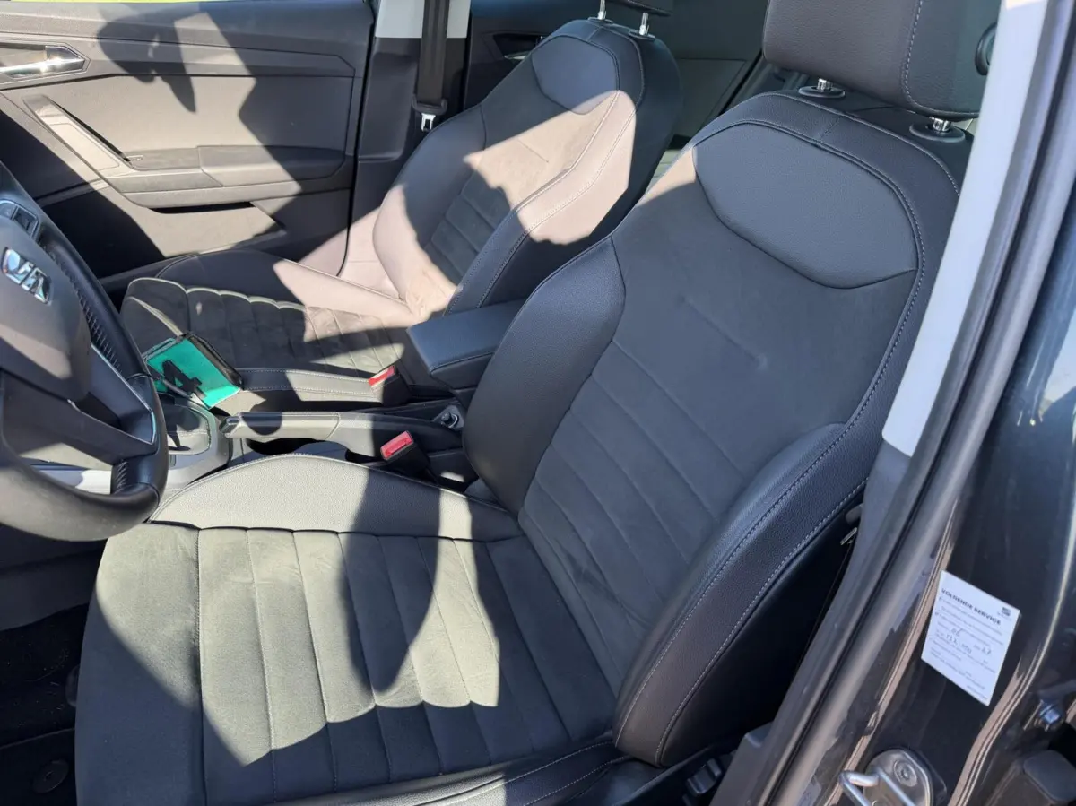 1.0 TSI FR boekjes virtueel dashboard leer alcantara
