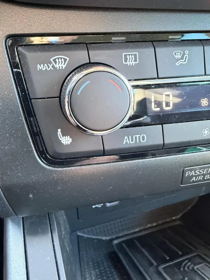 1.0 TSI FR boekjes virtueel dashboard leer alcantara