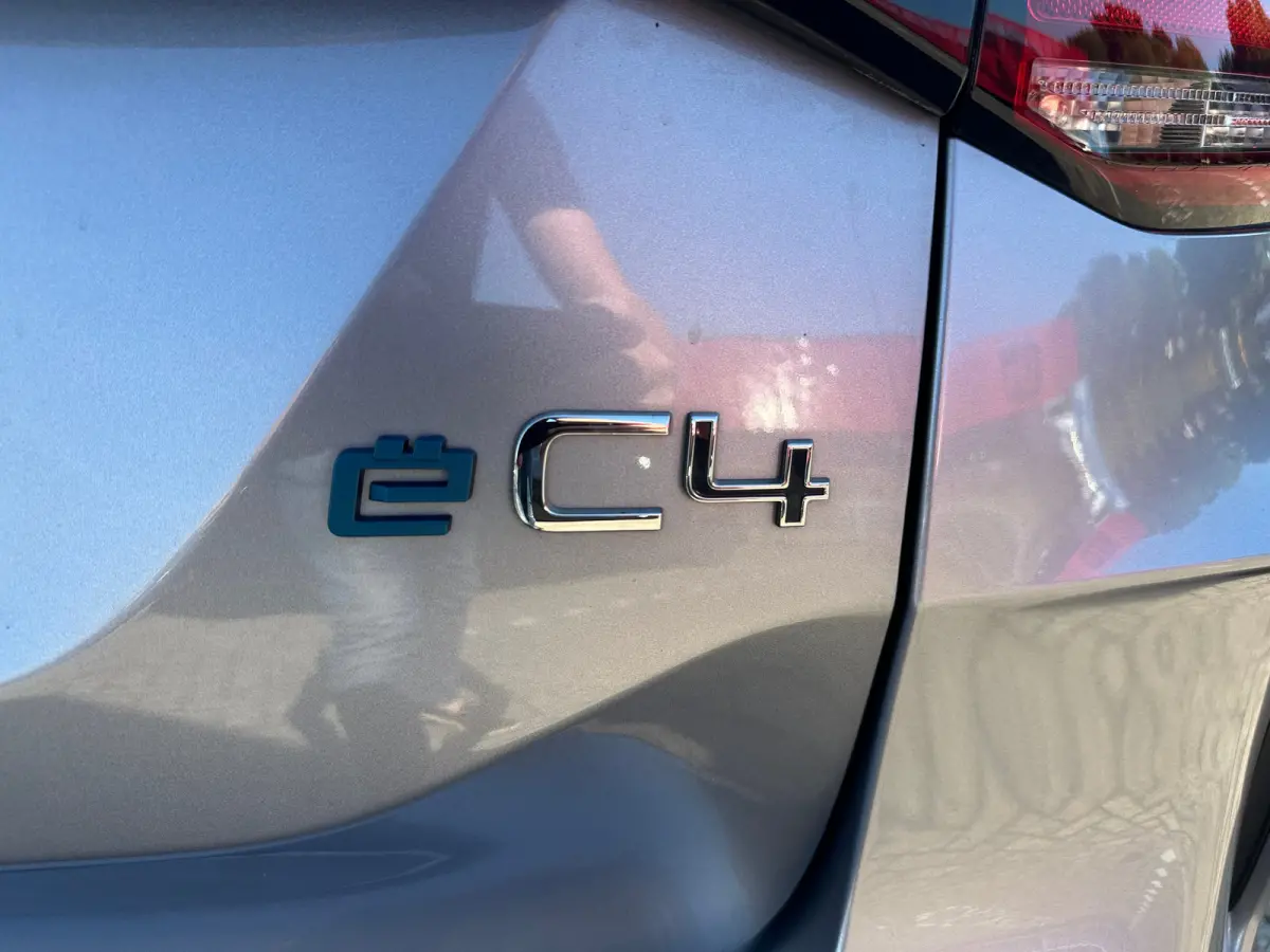 You 50 kWh 3-Fase | Camera | Cruise Control | Carplay | Climate Control | 11 kW lader | Airco (automatisch) | Apple Carplay/Android Auto|telefoonintegratie premium