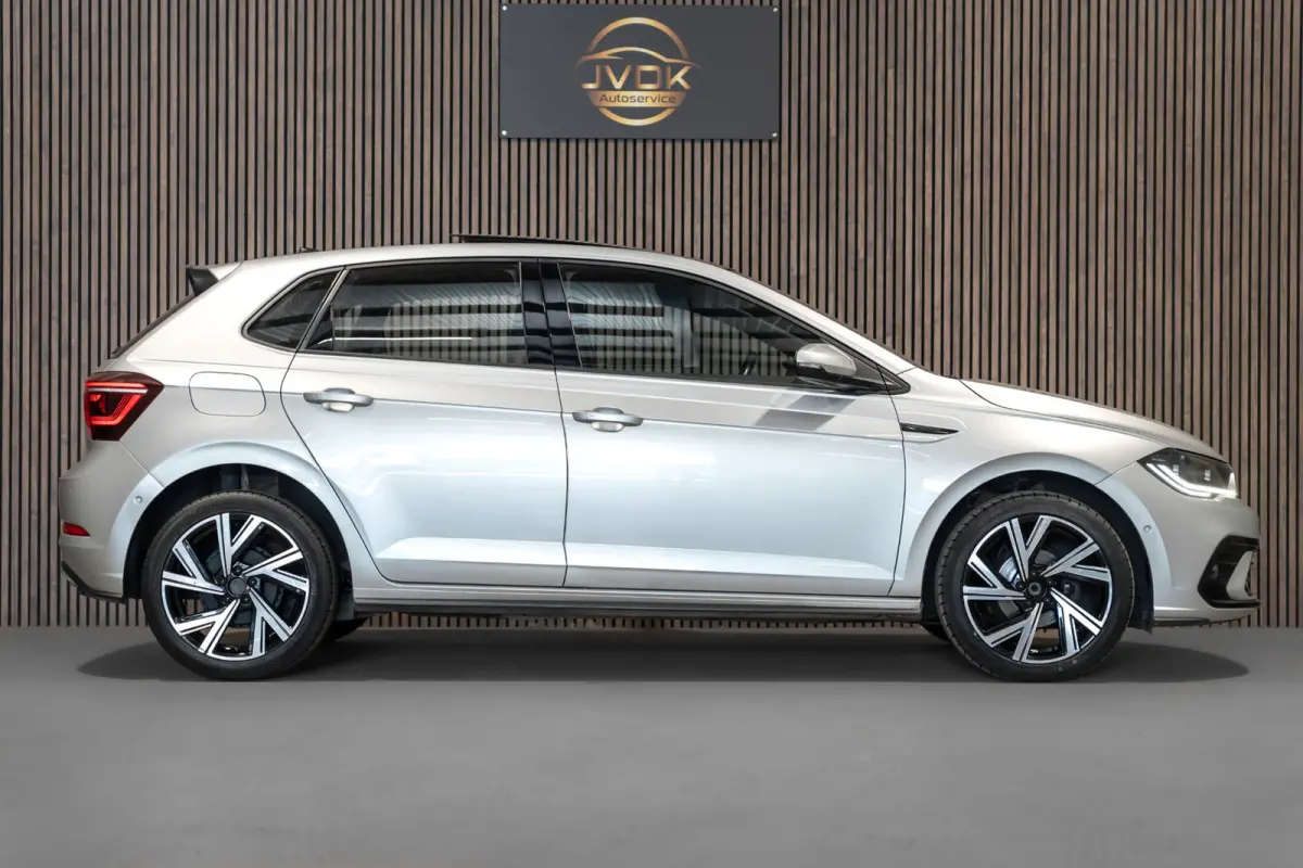 1.0 TSI R-line DSG Pano IQ Navi Camera