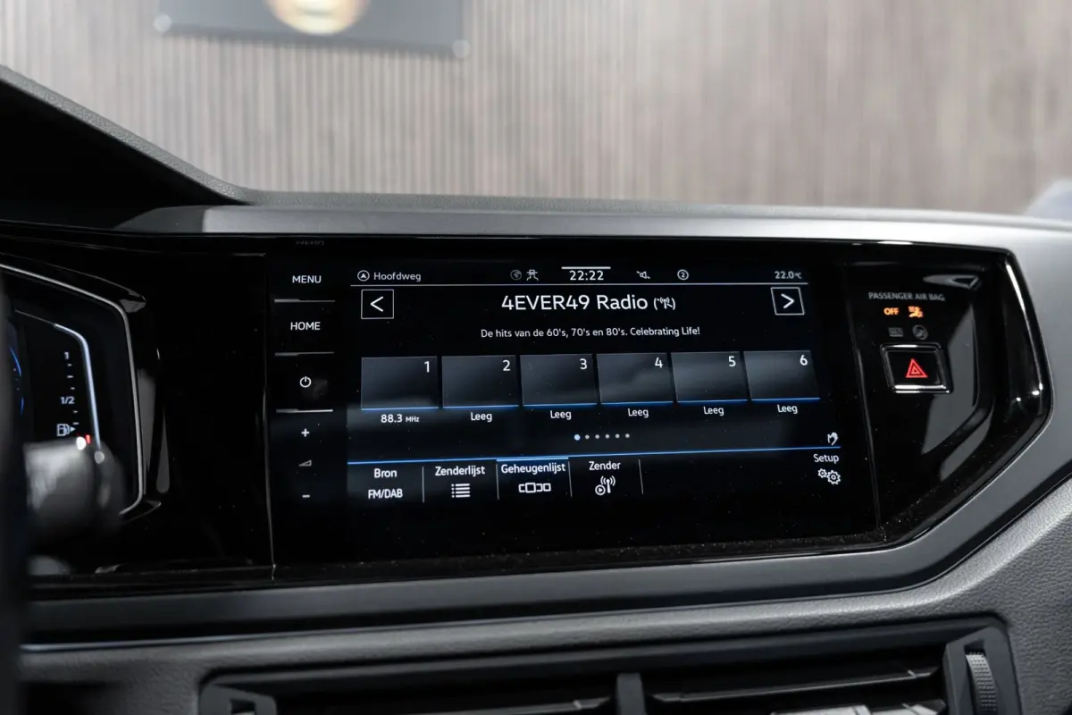 1.0 TSI R-line DSG Pano IQ Navi Camera
