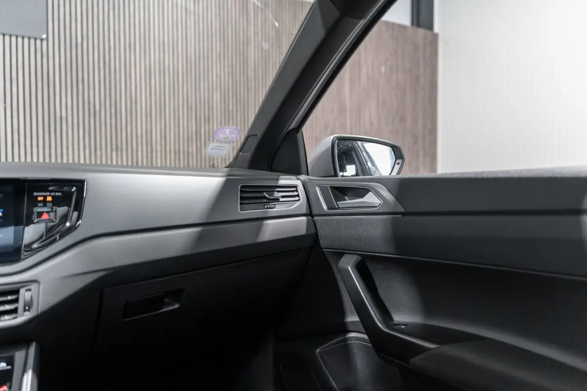 1.0 TSI R-line DSG Pano IQ Navi Camera