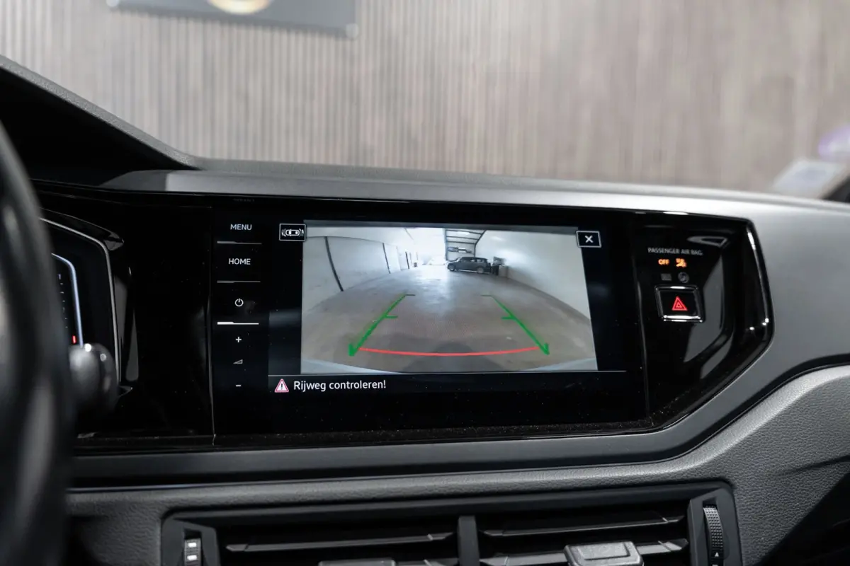 1.0 TSI R-line DSG Pano IQ Navi Camera