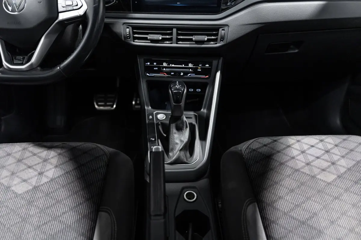1.0 TSI R-line DSG Pano IQ Navi Camera