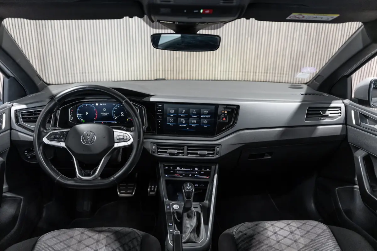 1.0 TSI R-line DSG Pano IQ Navi Camera