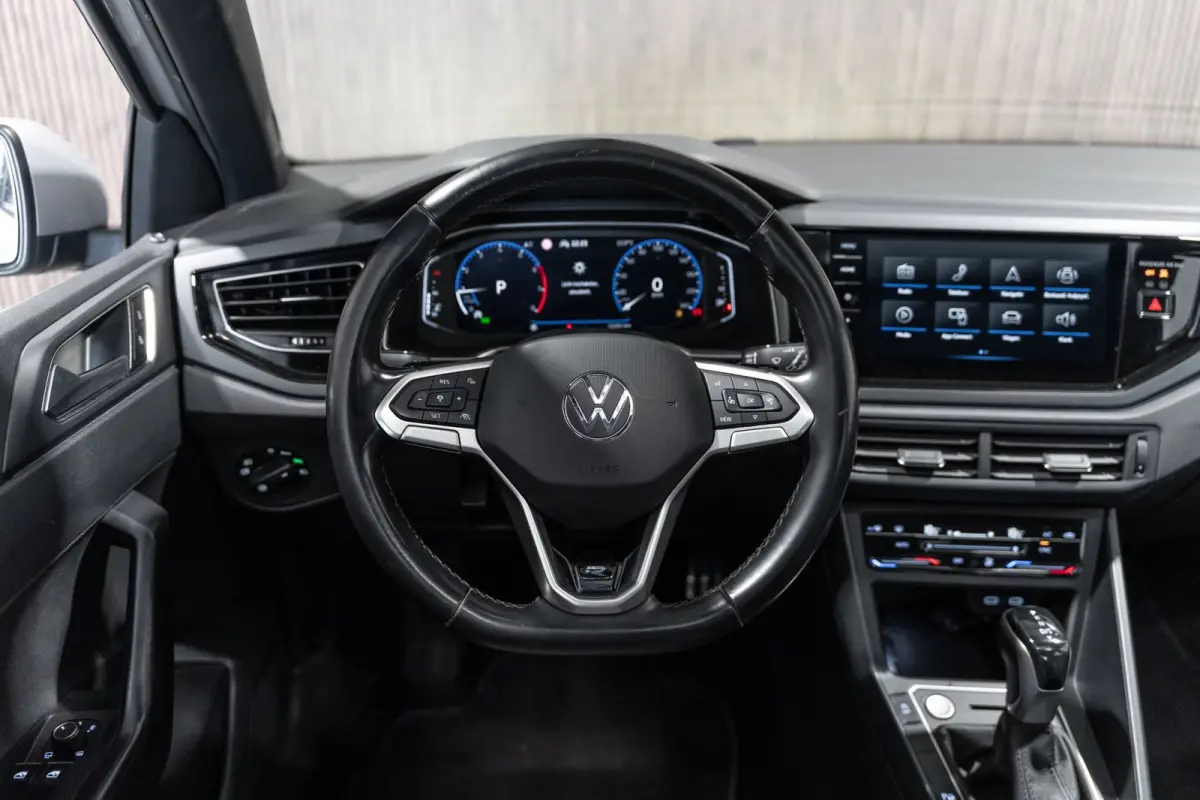 1.0 TSI R-line DSG Pano IQ Navi Camera