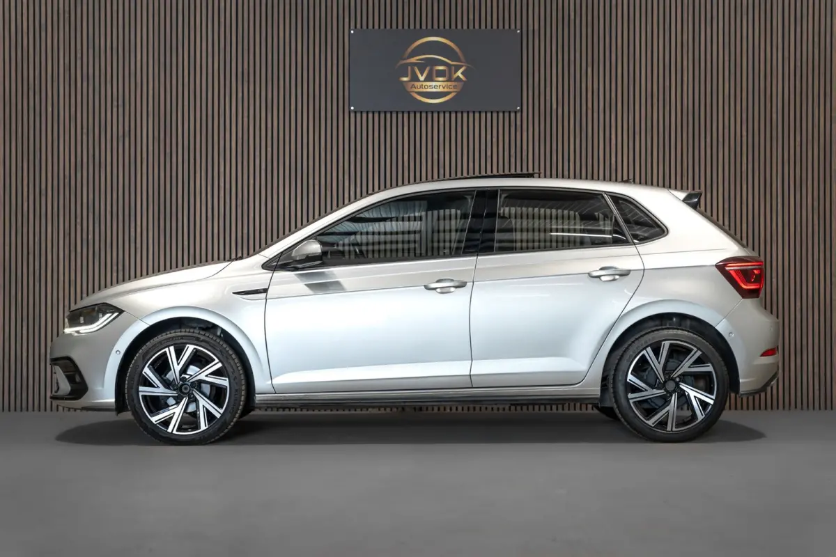 1.0 TSI R-line DSG Pano IQ Navi Camera