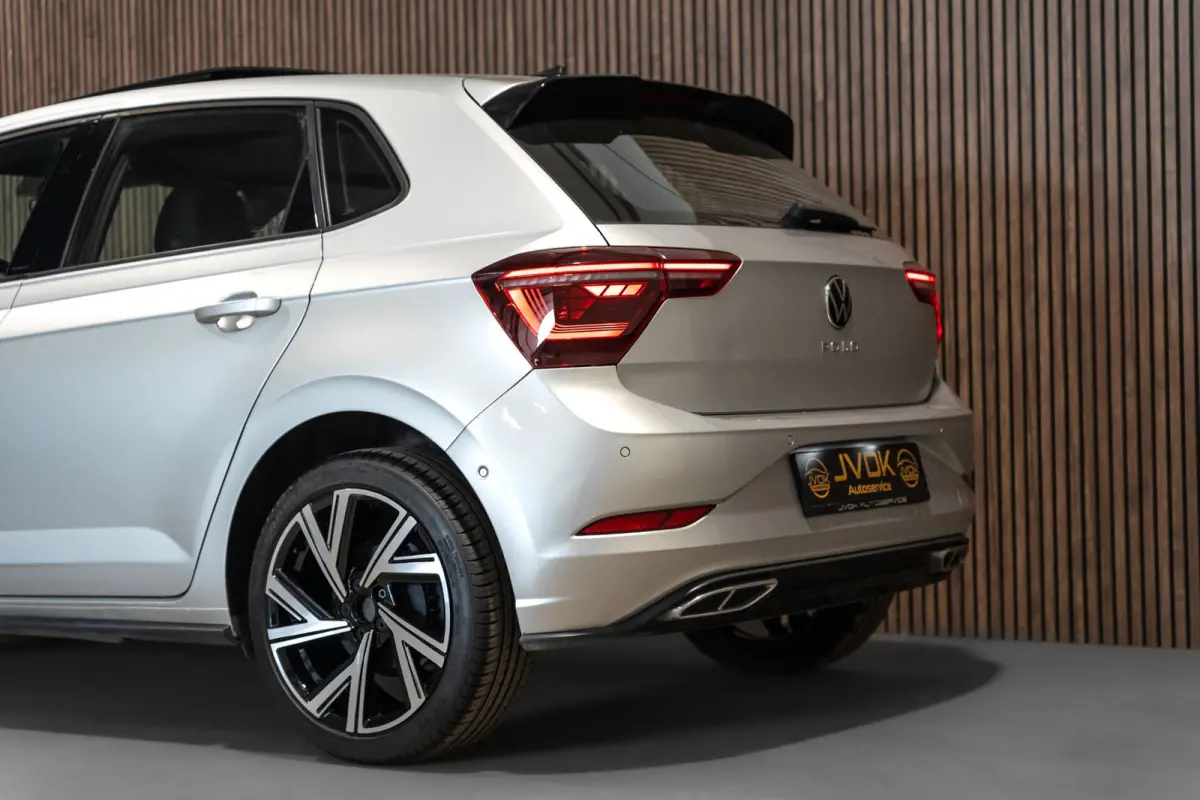 1.0 TSI R-line DSG Pano IQ Navi Camera