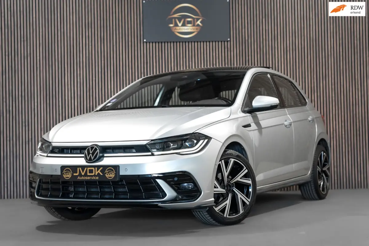 1.0 TSI R-line DSG Pano IQ Navi Camera