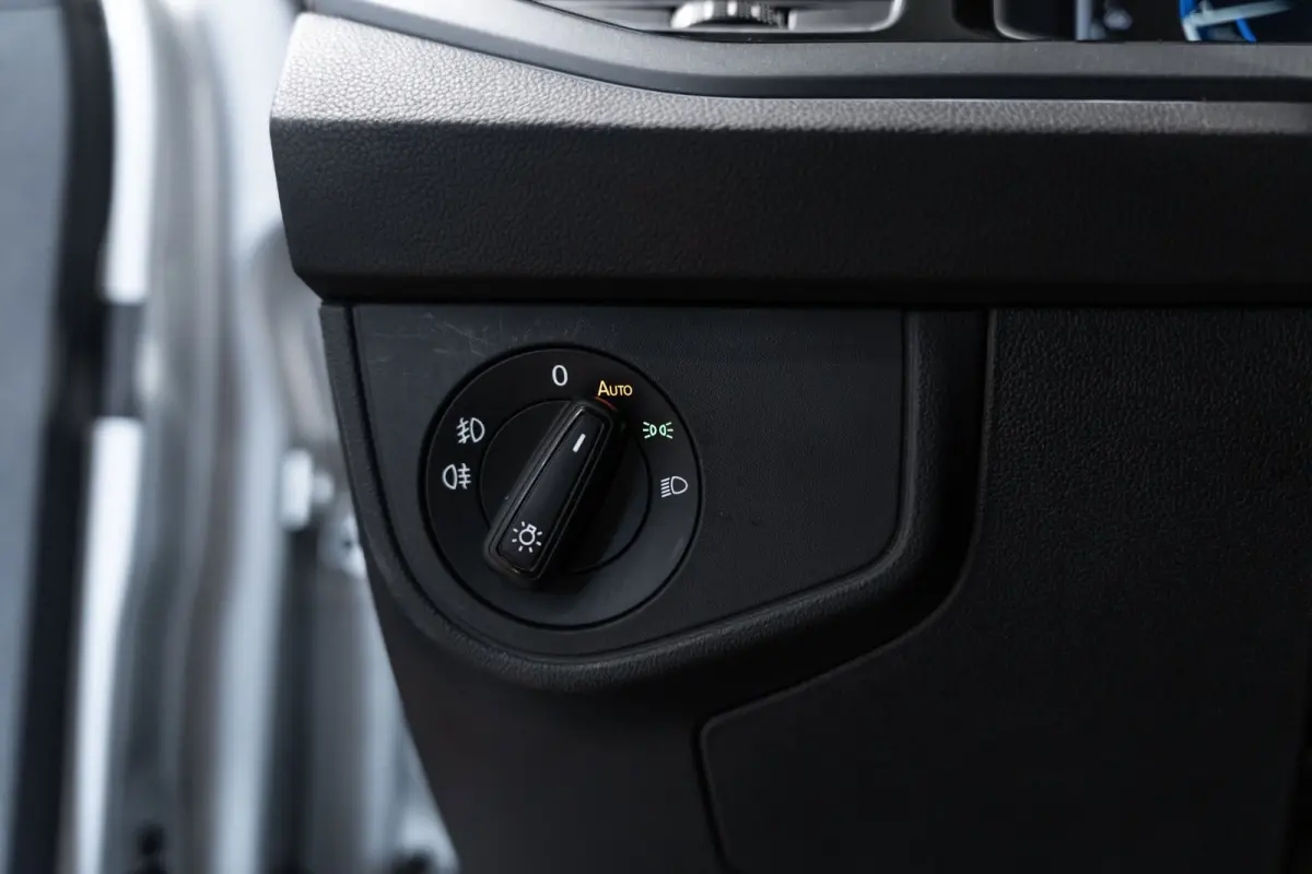 1.0 TSI R-line DSG Pano IQ Navi Camera