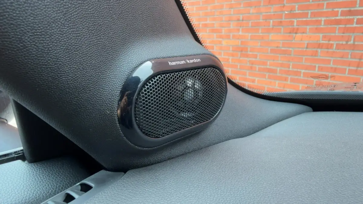 2.0 S Chili Serious Business Automaat 192PK Leder Harman/Kardon