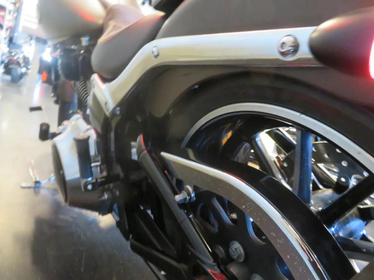 FXSB 103 SOFTAIL TOP!!