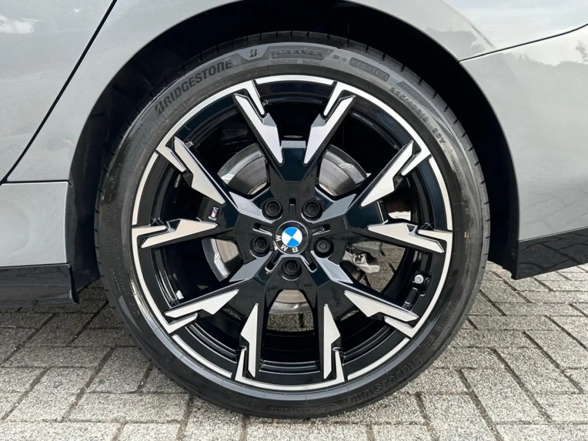 220 I M-Sportpakket I Shadow Line I Navi I Sportstoelen I Led I DAB I 18 inch