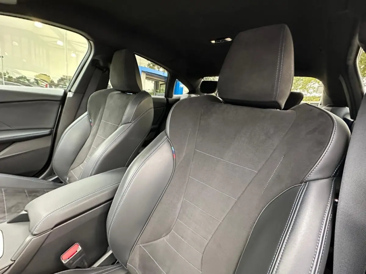 220 I M-Sportpakket I Shadow Line I Navi I Sportstoelen I Led I DAB I 18 inch