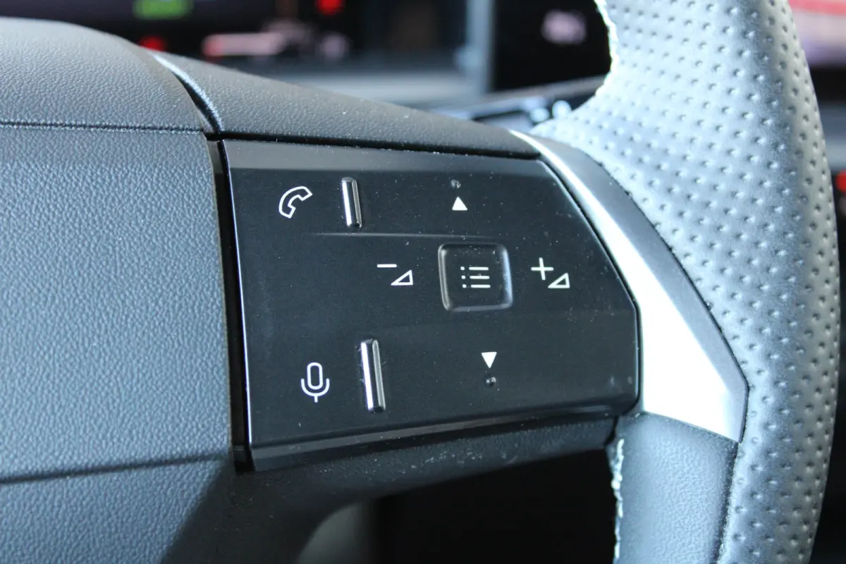 1.6 Turbo Plug-in-Hybrid Business Edition | Tot 8 jaar garantie | Schuif-kanteldak | Focal Audio | 360 camera | Lederen bekleding |