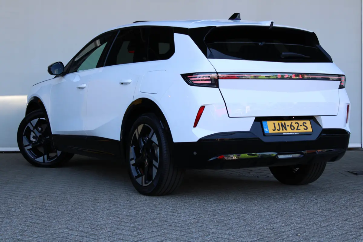 1.6 Turbo Plug-in-Hybrid Business Edition | Tot 8 jaar garantie | Schuif-kanteldak | Focal Audio | 360 camera | Lederen bekleding |
