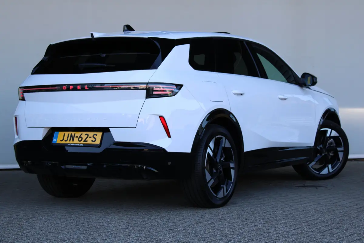 1.6 Turbo Plug-in-Hybrid Business Edition | Tot 8 jaar garantie | Schuif-kanteldak | Focal Audio | 360 camera | Lederen bekleding |