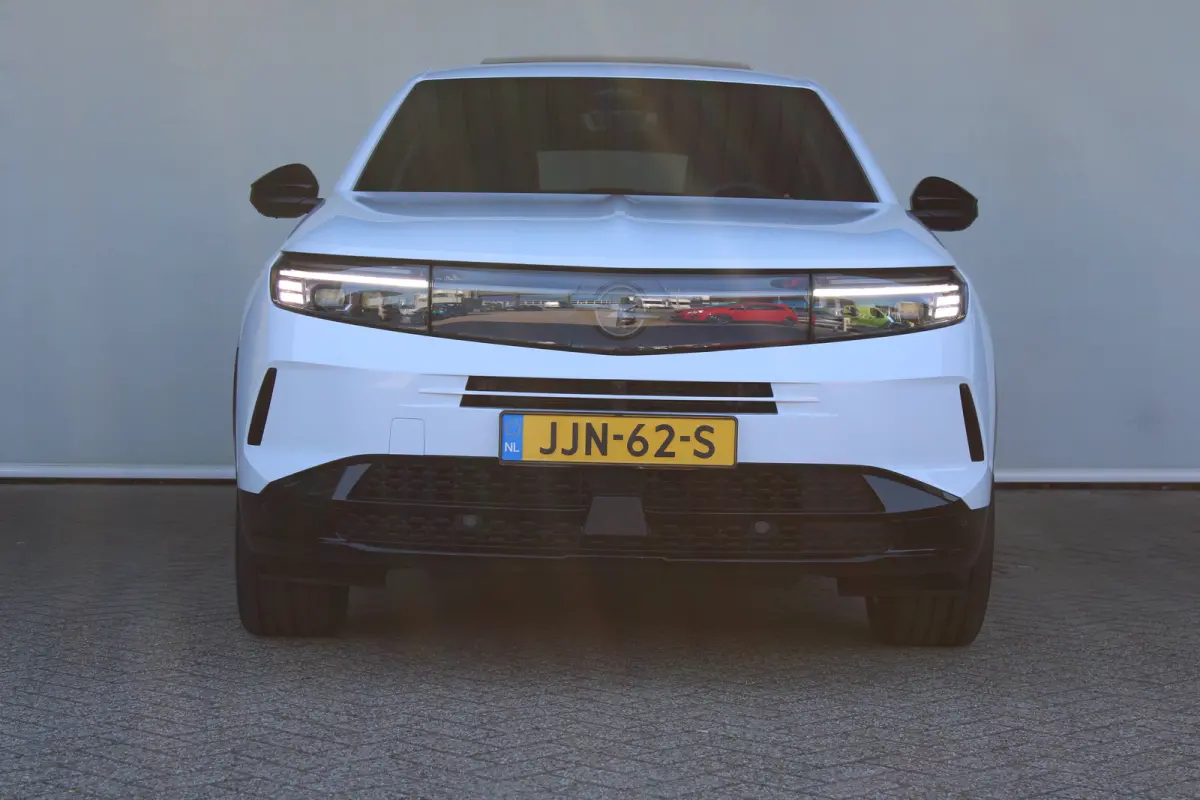 1.6 Turbo Plug-in-Hybrid Business Edition | Tot 8 jaar garantie | Schuif-kanteldak | Focal Audio | 360 camera | Lederen bekleding |
