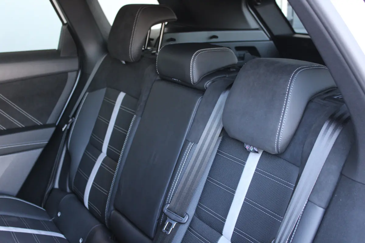 1.6 Turbo Plug-in-Hybrid Business Edition | Tot 8 jaar garantie | Schuif-kanteldak | Focal Audio | 360 camera | Lederen bekleding |