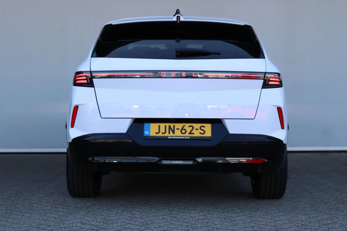 1.6 Turbo Plug-in-Hybrid Business Edition | Tot 8 jaar garantie | Schuif-kanteldak | Focal Audio | 360 camera | Lederen bekleding |