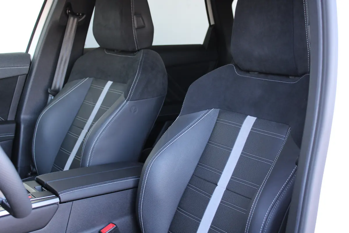 1.6 Turbo Plug-in-Hybrid Business Edition | Tot 8 jaar garantie | Schuif-kanteldak | Focal Audio | 360 camera | Lederen bekleding |