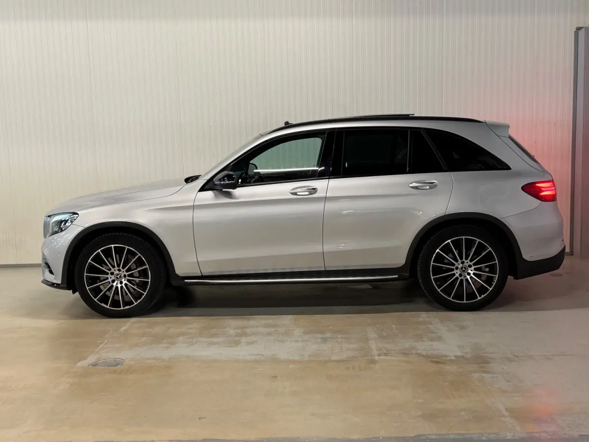 300 4MATIC | AMG/NIGHT | PANO | CAMERA | LED