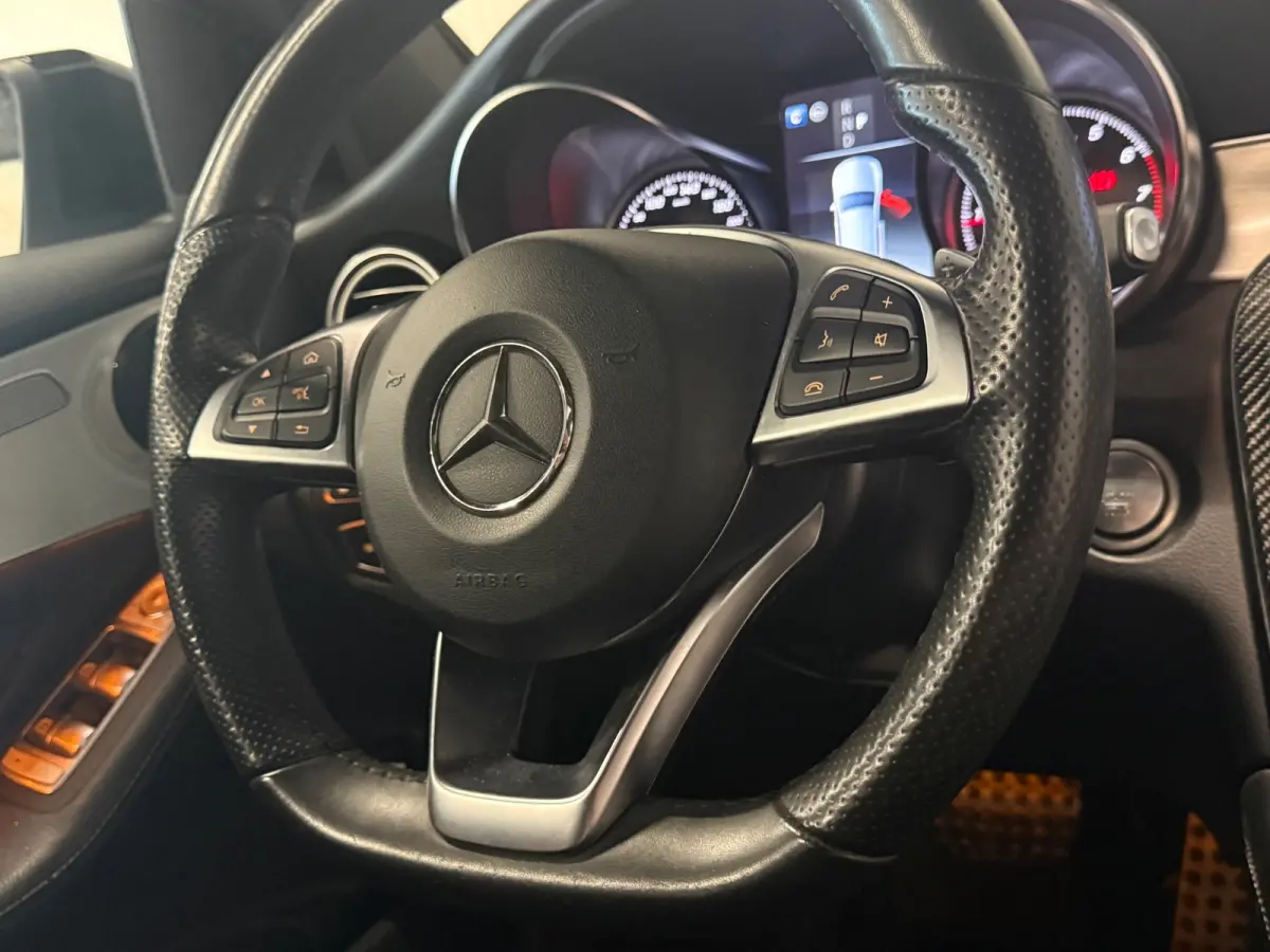 300 4MATIC | AMG/NIGHT | PANO | CAMERA | LED