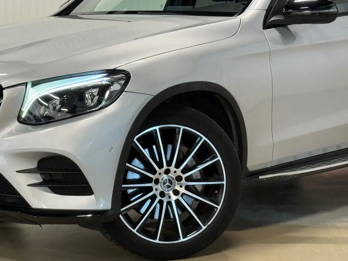 300 4MATIC | AMG/NIGHT | PANO | CAMERA | LED