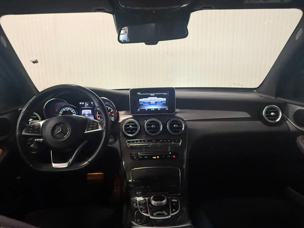 300 4MATIC | AMG/NIGHT | PANO | CAMERA | LED