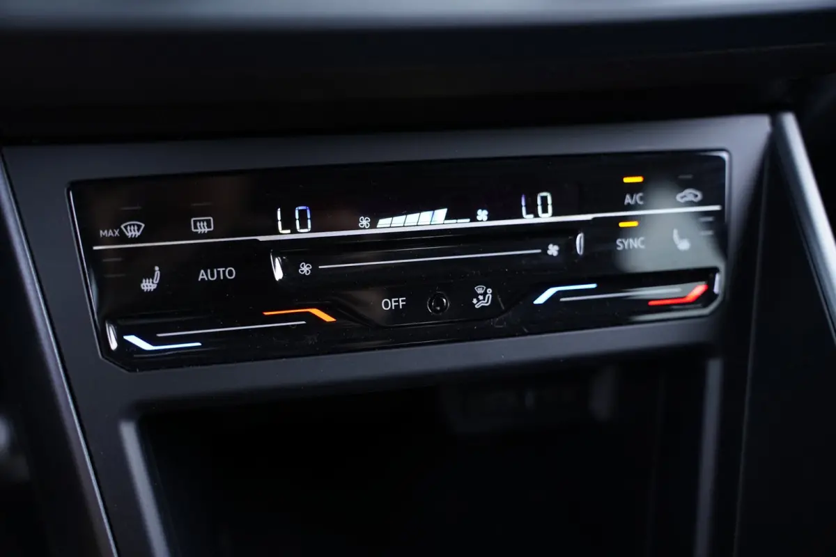 1.0 TSI 110PK 2x R-Line DSG Facelift IQ Led Cam Navi Beats Kessy