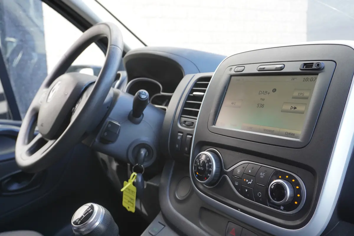 2.0 dCi 120PK L2 EURO 6 - A/C Climate - Navi - Cruise - €14.900,- Excl.