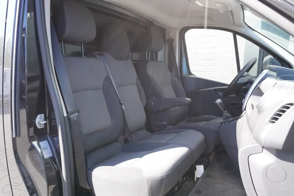2.0 dCi 120PK L2 EURO 6 - A/C Climate - Navi - Cruise - €14.900,- Excl.