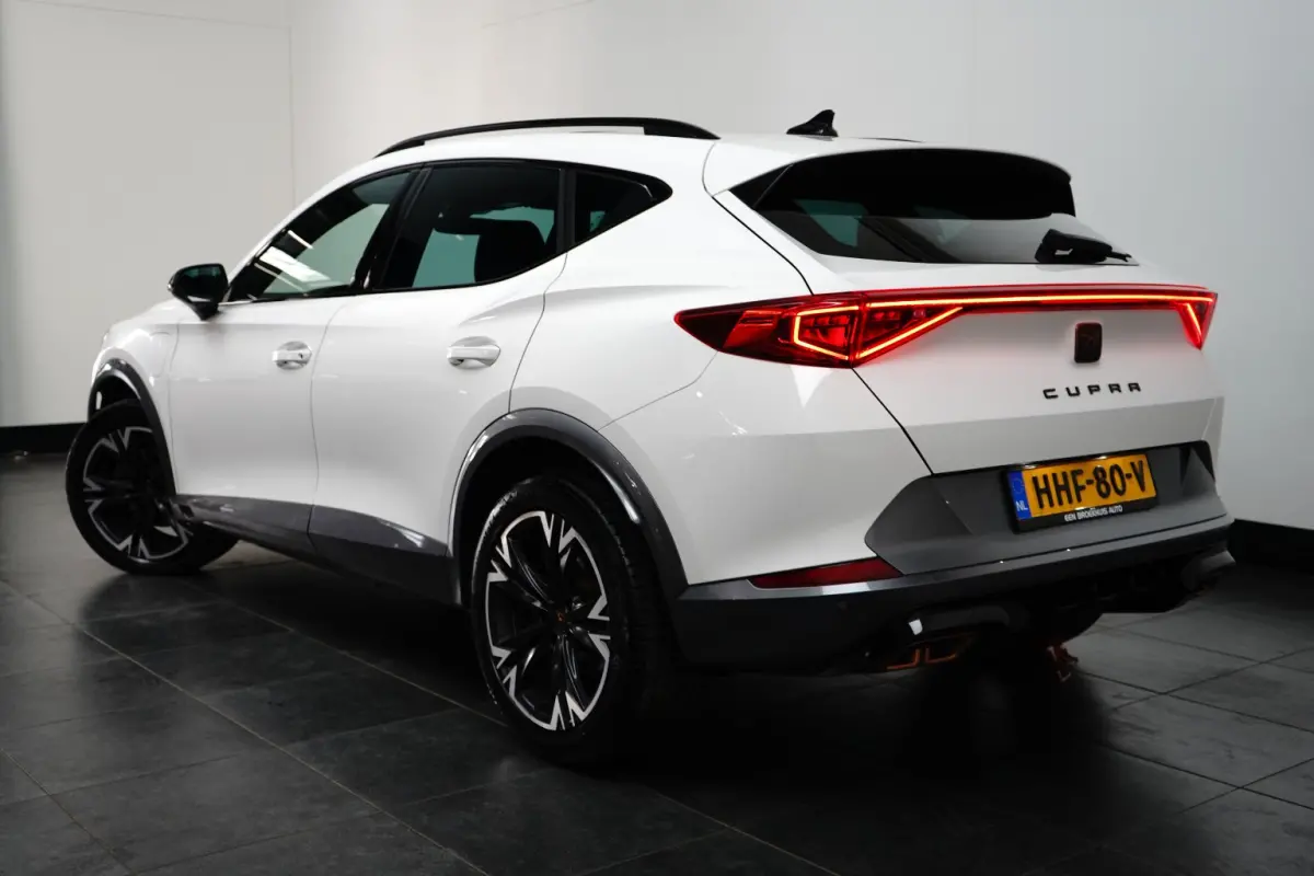 1.4 TSI e-Hybrid Essential 245PK | Pano | Stoelverwarming | Adap. Cruise | Camera | Apple Carplay | Navigatie