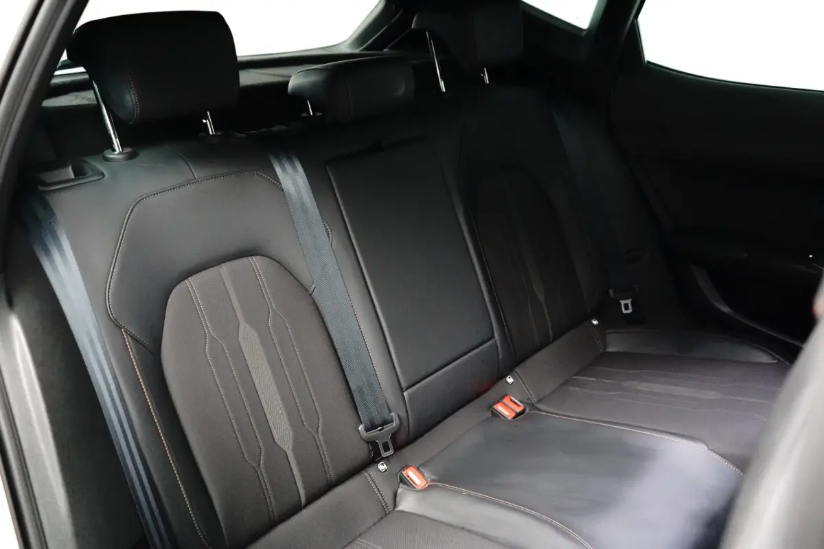 1.4 TSI e-Hybrid Essential 245PK | Pano | Stoelverwarming | Adap. Cruise | Camera | Apple Carplay | Navigatie