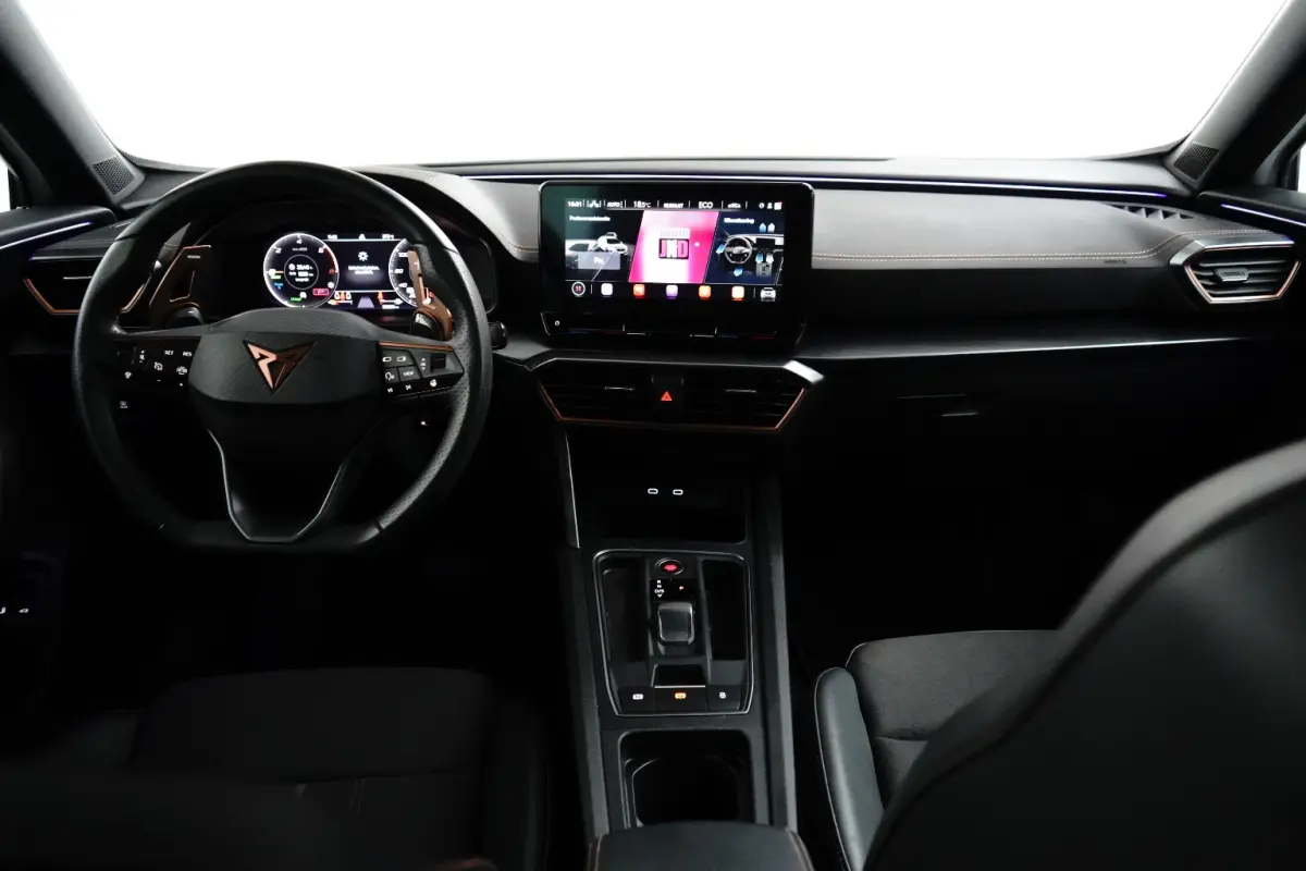 1.4 TSI e-Hybrid Essential 245PK | Pano | Stoelverwarming | Adap. Cruise | Camera | Apple Carplay | Navigatie