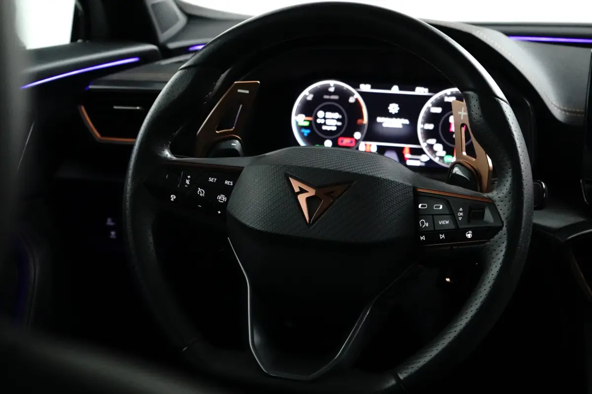 1.4 TSI e-Hybrid Essential 245PK | Pano | Stoelverwarming | Adap. Cruise | Camera | Apple Carplay | Navigatie