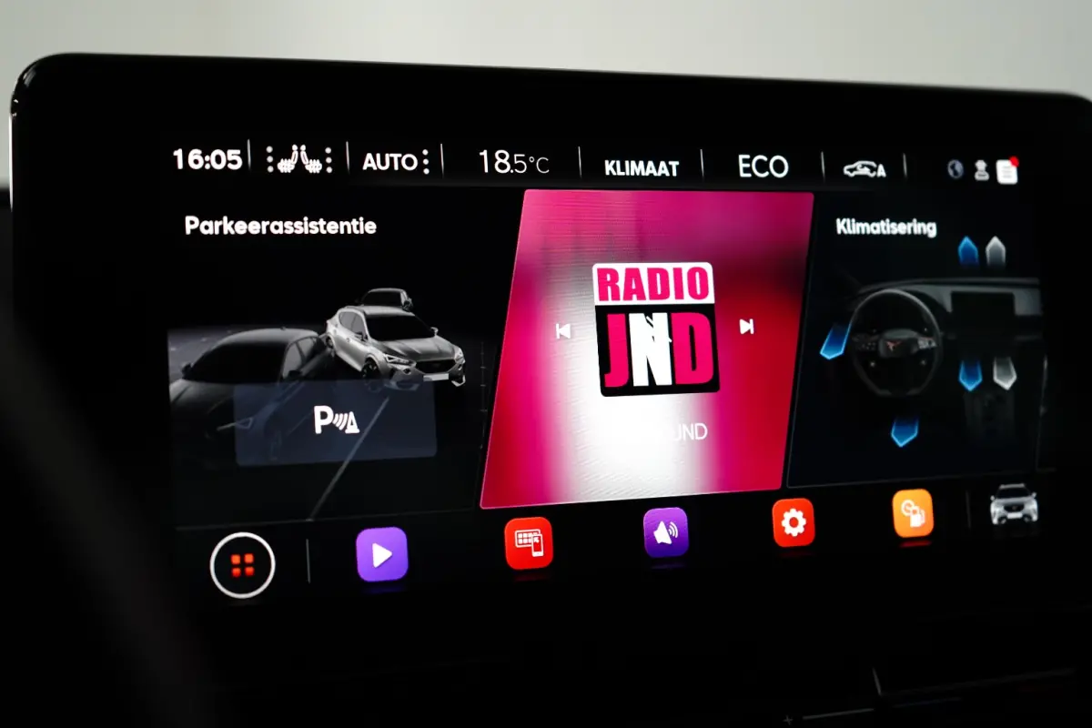 1.4 TSI e-Hybrid Essential 245PK | Pano | Stoelverwarming | Adap. Cruise | Camera | Apple Carplay | Navigatie