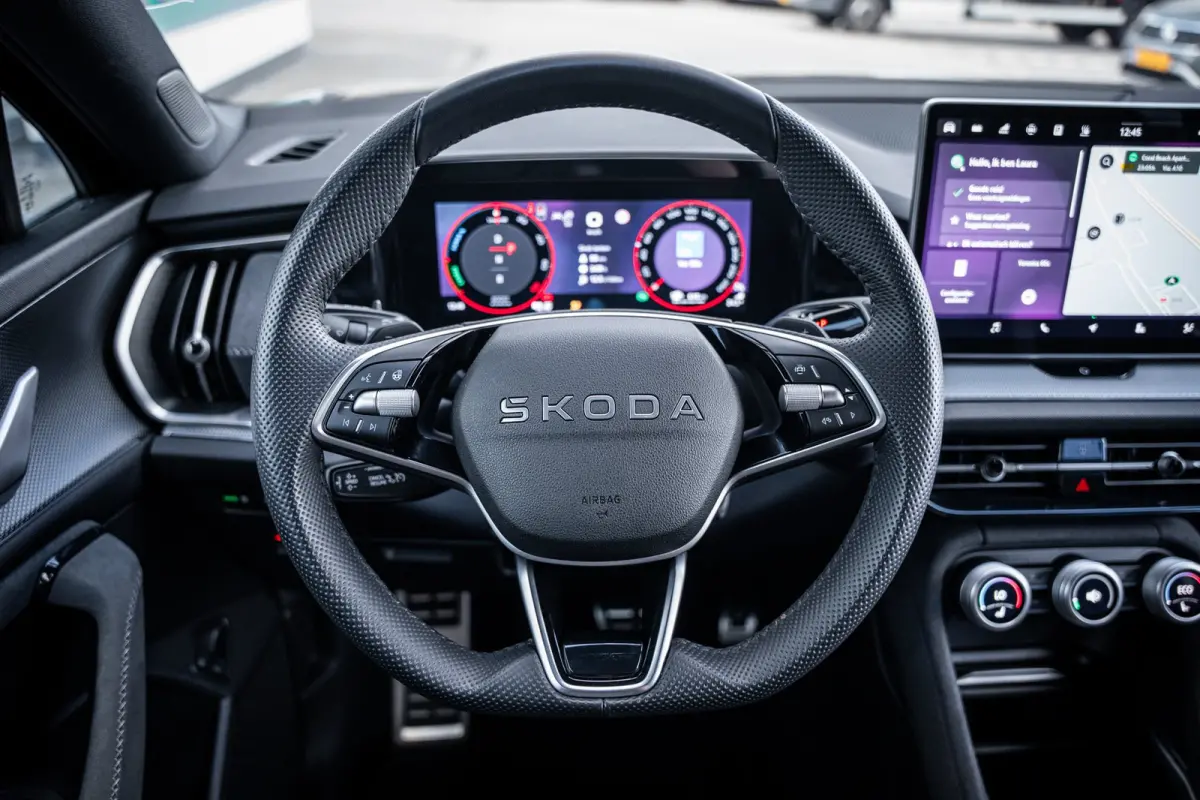 1.5 TSI PHEV Sportline Business | Achteruitrijcamera | Apple Carplay/Android Auto|telefoonintegratie premium | Cruise control adaptief