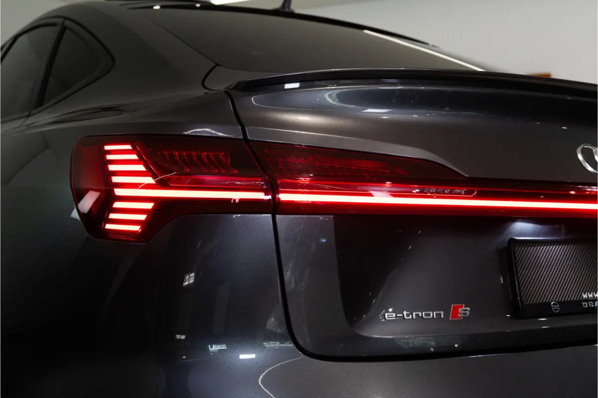 S Quattro 95 kWh 504PK | Pano | Sfeer | B&O | ACC | Leder | 12 MND Garantie