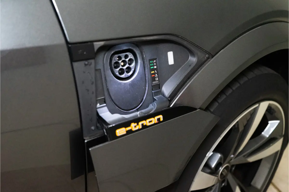 S Quattro 95 kWh 504PK | Pano | Sfeer | B&O | ACC | Leder | 12 MND Garantie