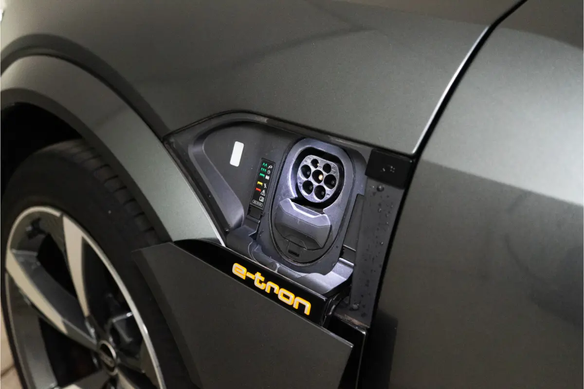 S Quattro 95 kWh 504PK | Pano | Sfeer | B&O | ACC | Leder | 12 MND Garantie