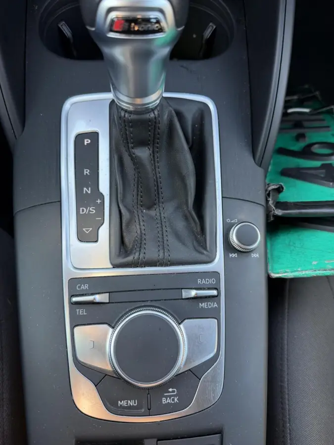 TFSI, 5 d autom17 inch navi boekjes 117537km