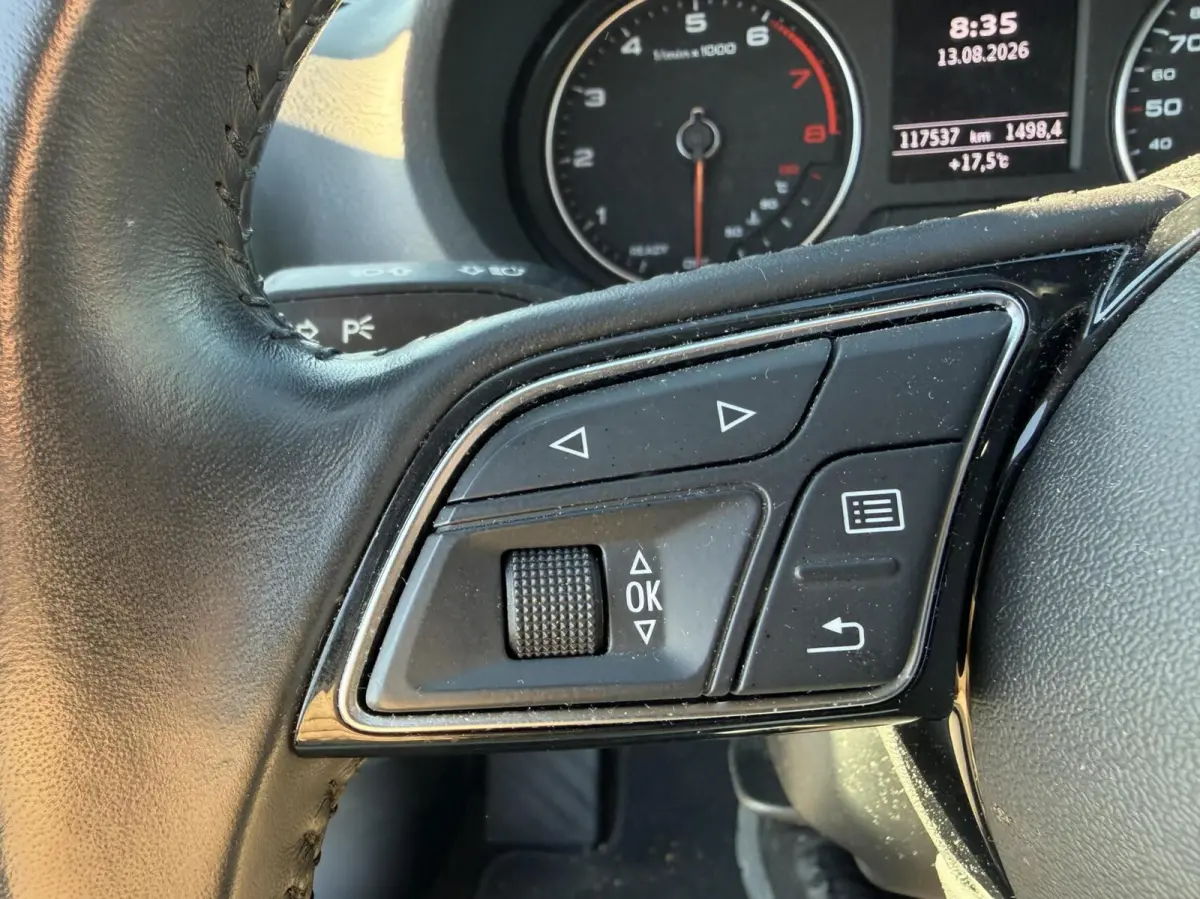 TFSI, 5 d autom17 inch navi boekjes 117537km