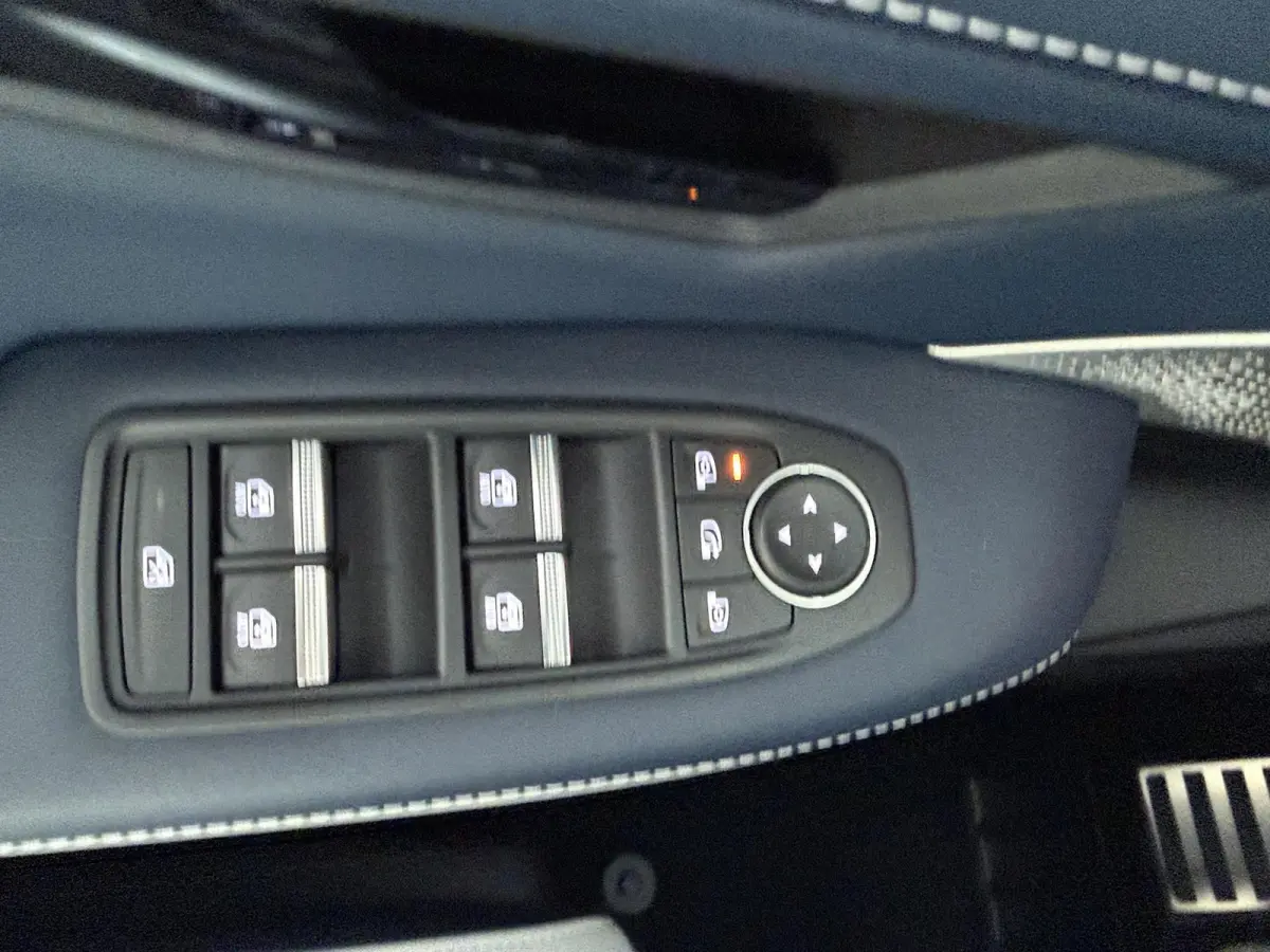 GT 89kWh | Pack Driving | Devialet® XtremeSound audiosysteem | AC-lader 22 kW | Interieurafwerking in forged carbon & Alcantara® |