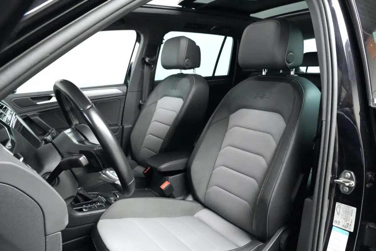 2.0 TSI 4Motion 3x R-Line Automaat 230 PK | Pano-dak | Virtual | Acc | CarPlay | Stoelverwarming | Trekhaak | Pdc |
