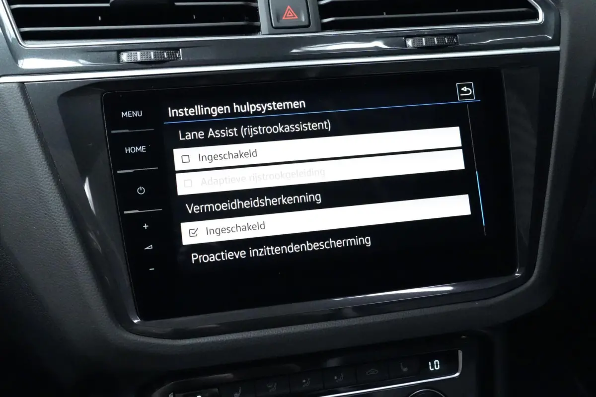 2.0 TSI 4Motion 3x R-Line Automaat 230 PK | Pano-dak | Virtual | Acc | CarPlay | Stoelverwarming | Trekhaak | Pdc |
