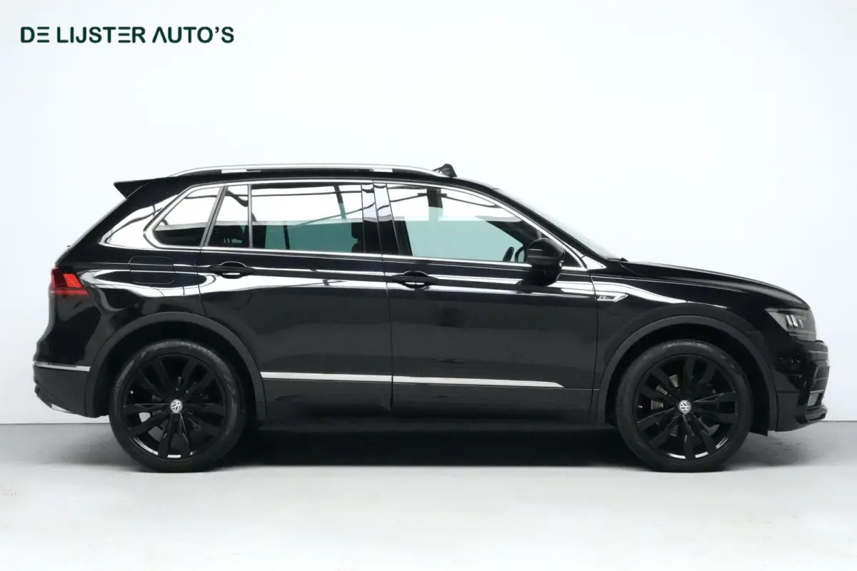 2.0 TSI 4Motion 3x R-Line Automaat 230 PK | Pano-dak | Virtual | Acc | CarPlay | Stoelverwarming | Trekhaak | Pdc |